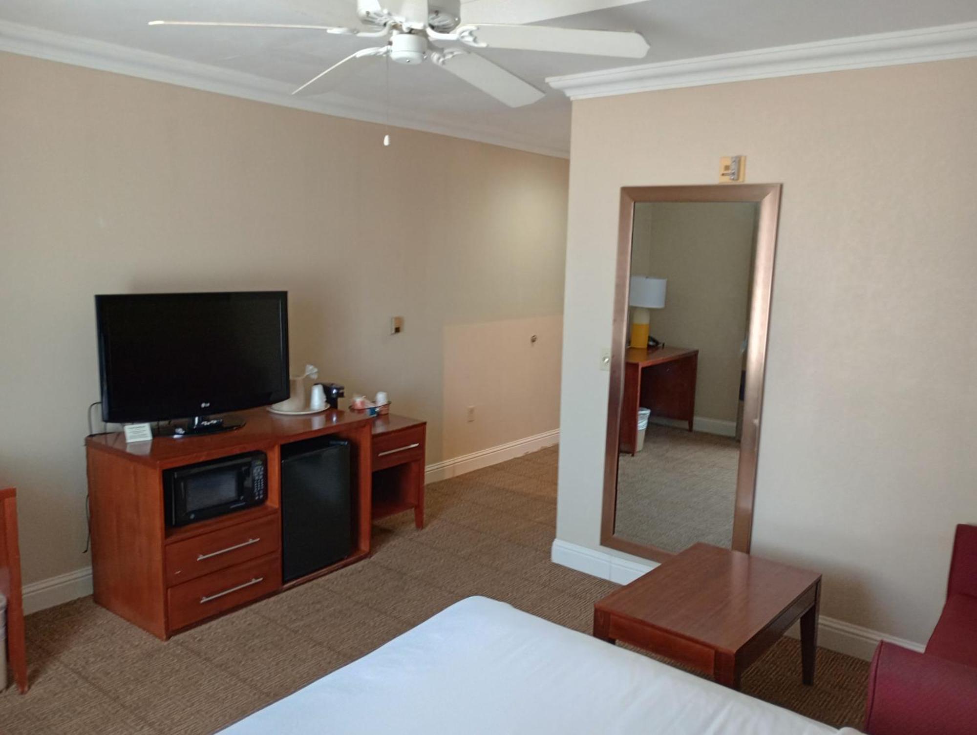 Samir Stay At Nw Expressway Oklahoma City Exterior photo